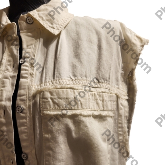 We the Free XS Distressed, raw hem denim button up shirt - Picture 6 of 16